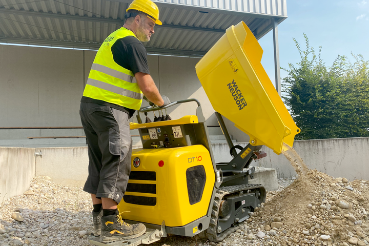 DT10-DK_81220e07-cc56-4175-bd56-799af6549c4e.png Wacker Neuson DT10 Minidumper mit Drehkippmulde 1.000kg Zuladung - Image 1