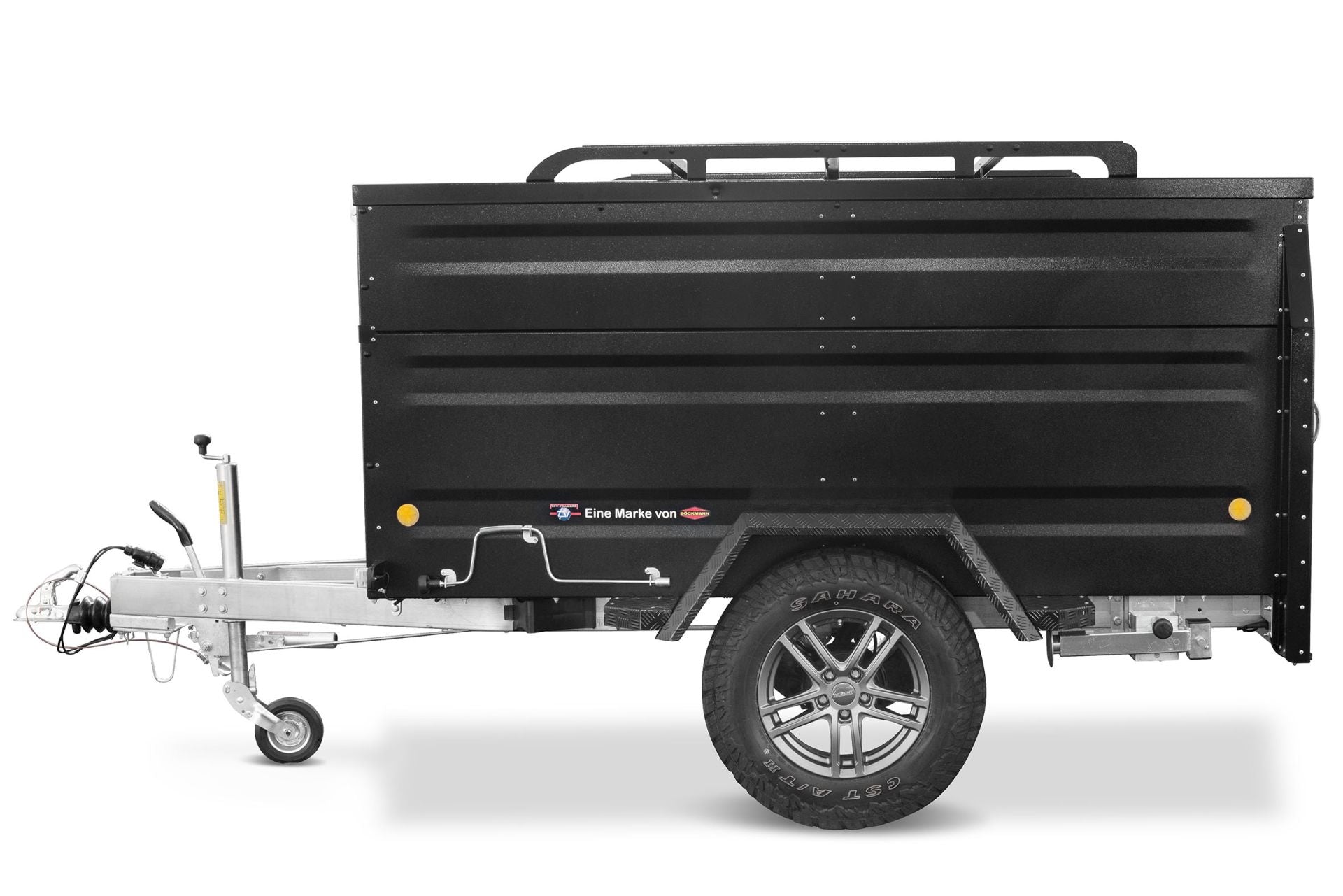 KT-EB3-Offroad-Plus-schwarz_5_DSC01292_1920x1920-1.jpg TPV Kofferanhänger 1300kg KT-EB3 Offroad Plus Bordwanderhöhung Geschlossen Gebremst Schwarz - Image 1