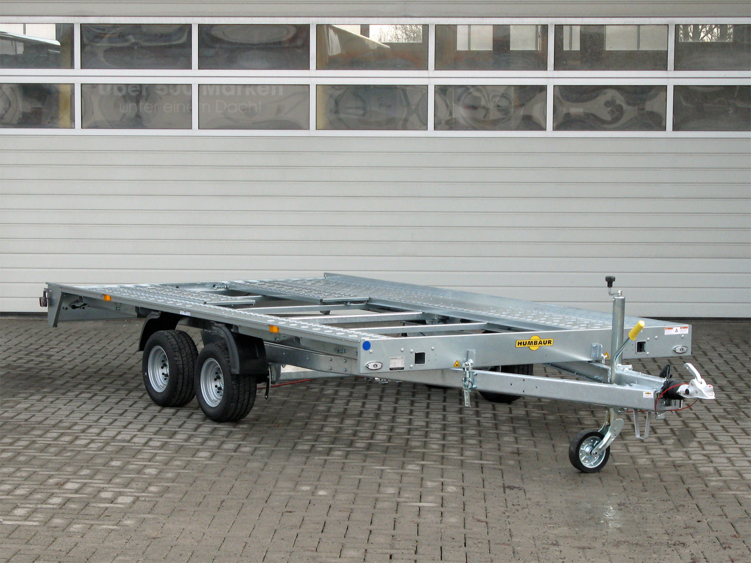 hu4207-1_humbaur_ftk_274022_2unz5RfEduEEUn.jpg Humbaur FTK 274022 Kippbar mit kurze Rampen – NEU - Image 1